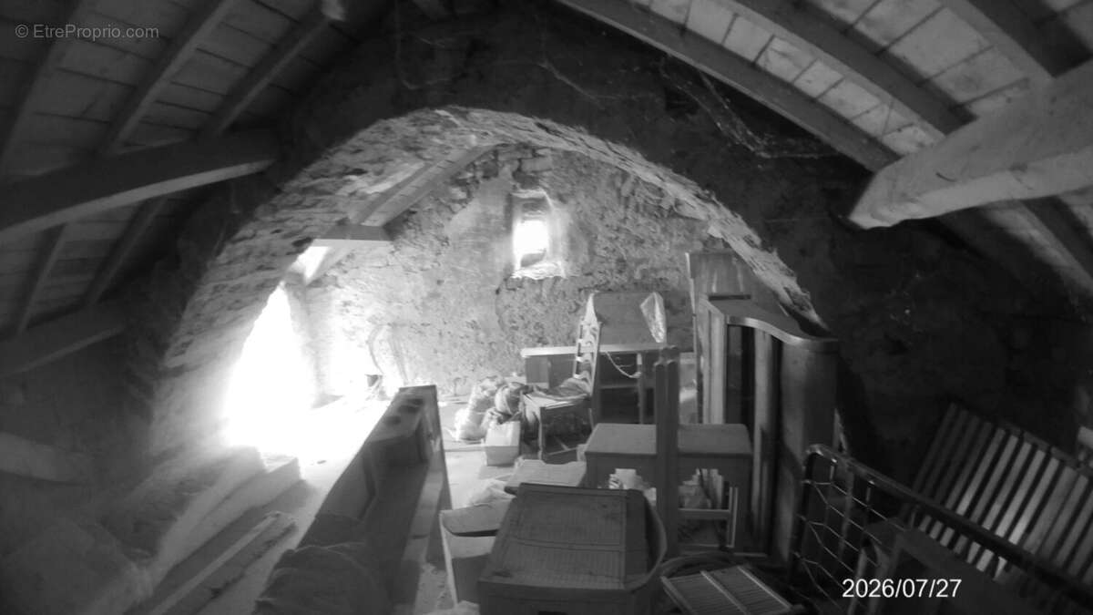 PEYRELEAU (12720) – Charmante maison de village rénovée avec jardin et terrasse plein sud - photo 10