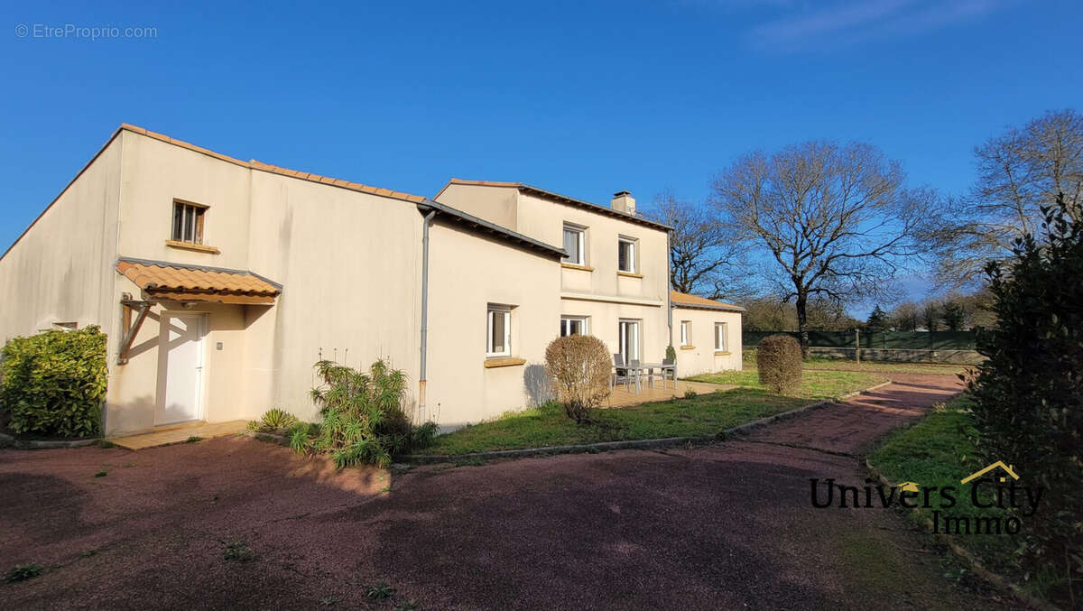 Maison à LES SORINIERES