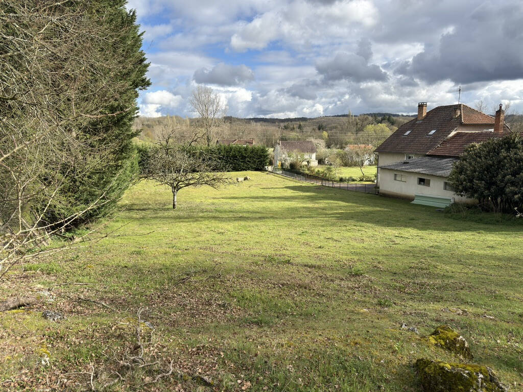 Terrain à SAINT-MARTIAL-D'ALBAREDE