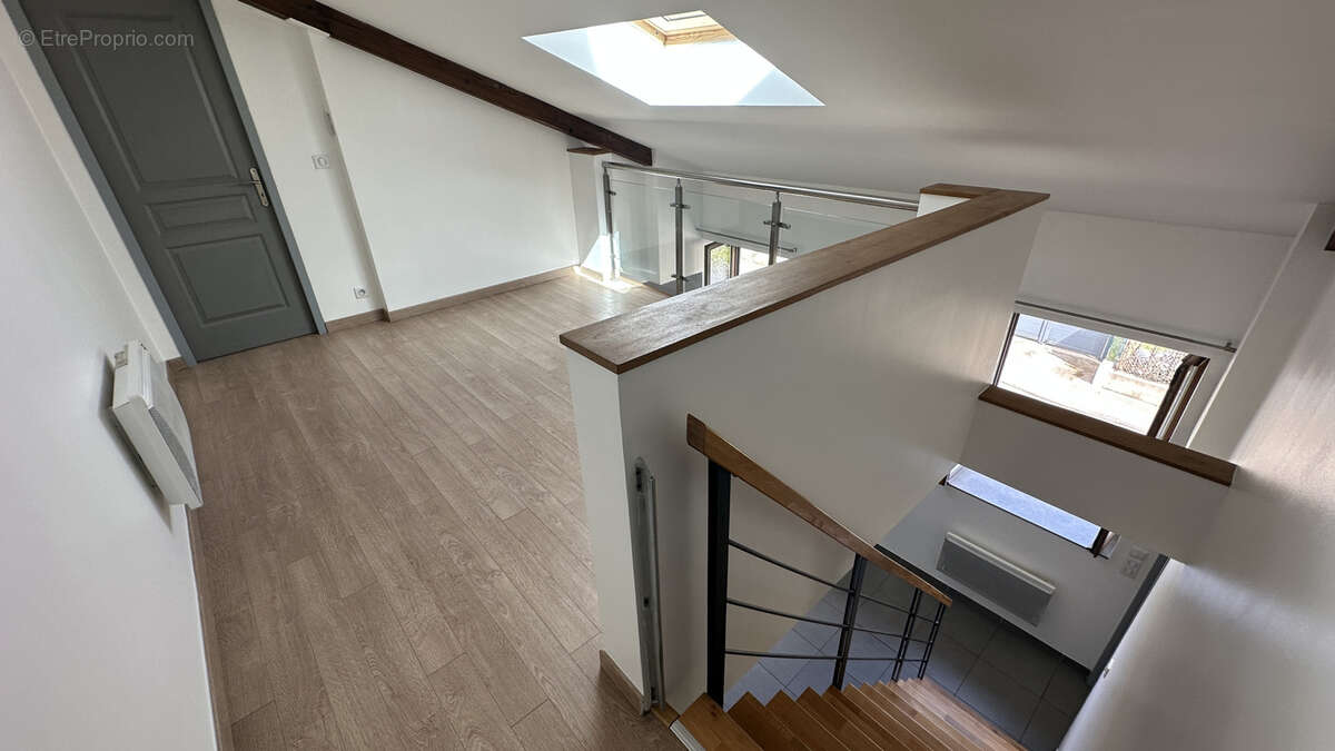 Appartement à L'ARBRESLE