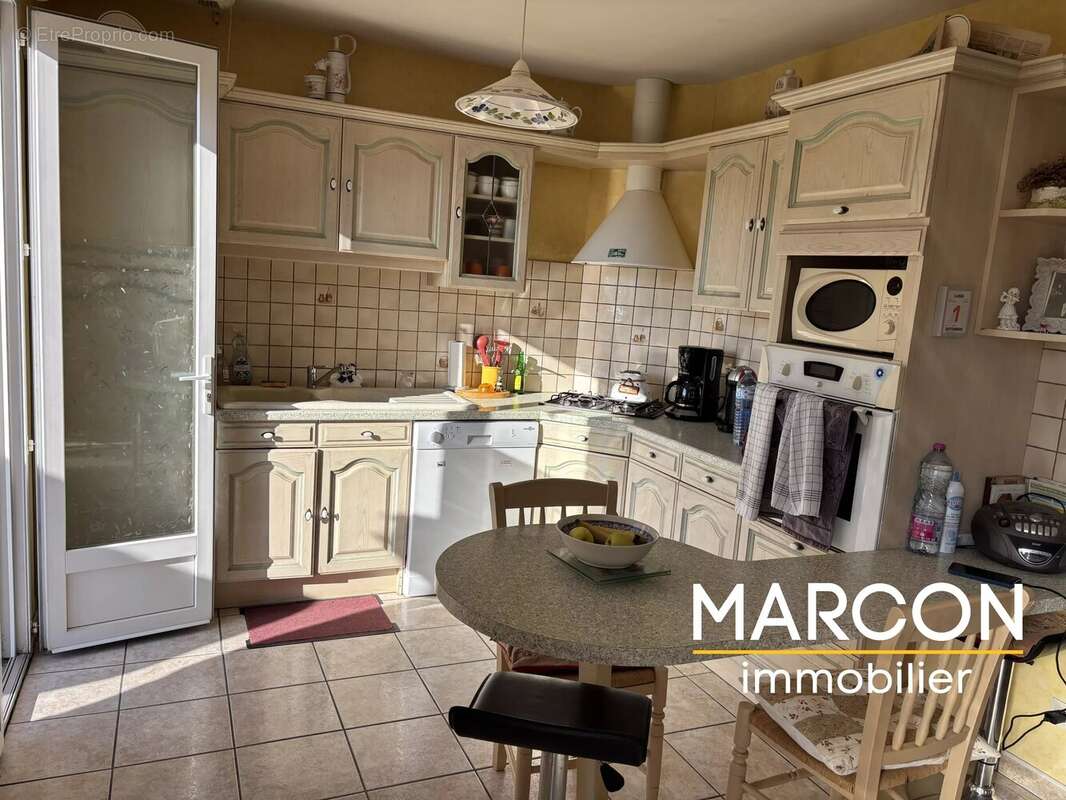 Maison à SAINT-PIERRE-DE-FURSAC