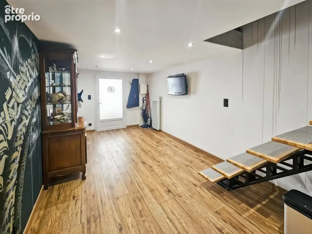 Maison 176 m² habitables - jardin - cour - grange  CHAURIAT (63) - photo 17