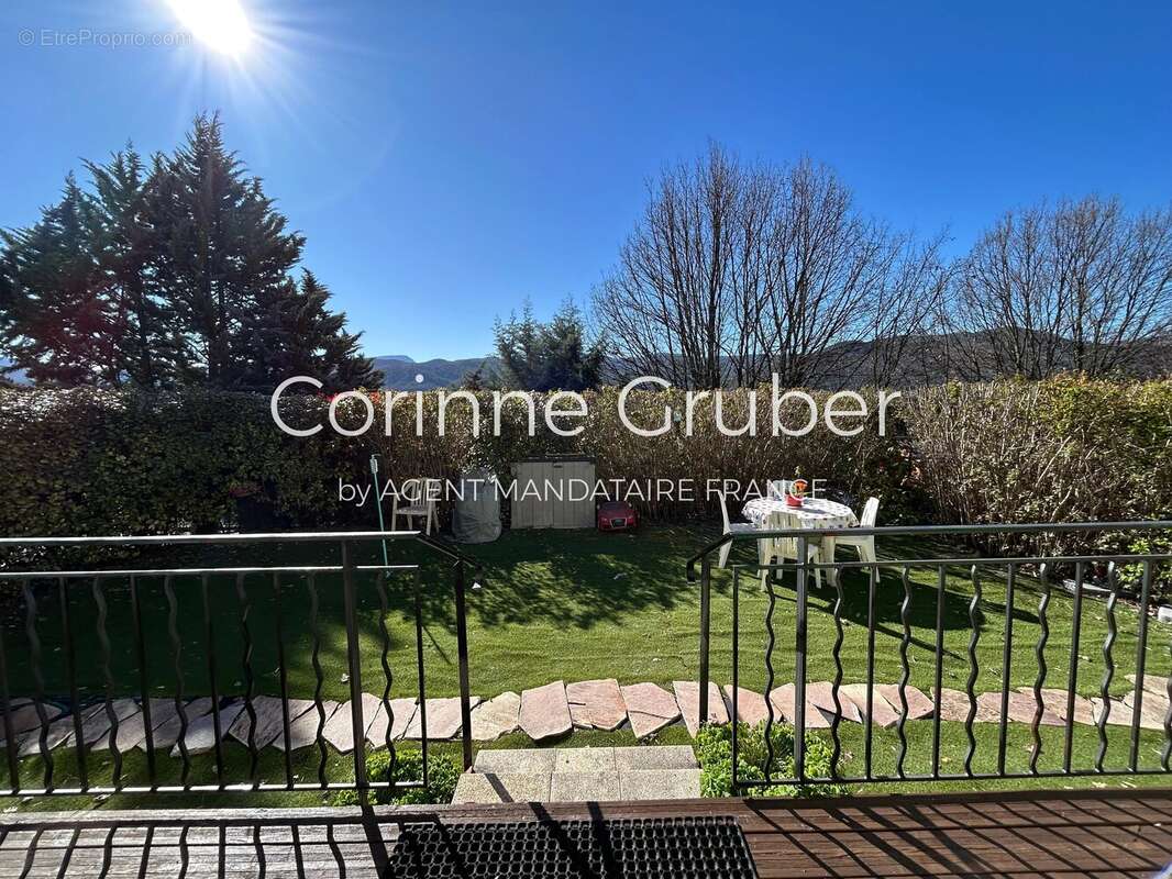 Appartement à MALLEMOISSON