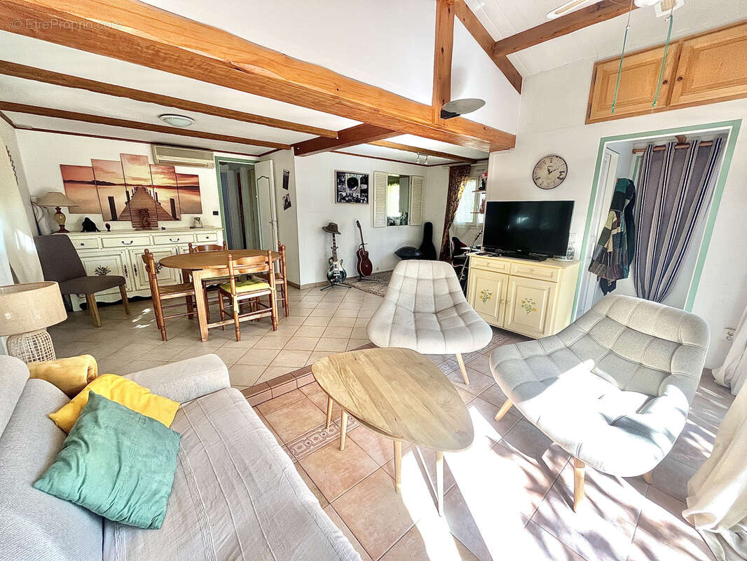 Maison à ROQUEBRUNE-SUR-ARGENS