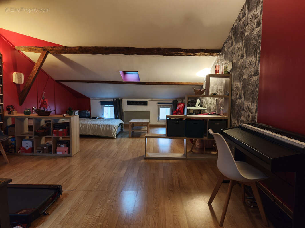 Maison à CHATEAUNEUF-SUR-CHARENTE