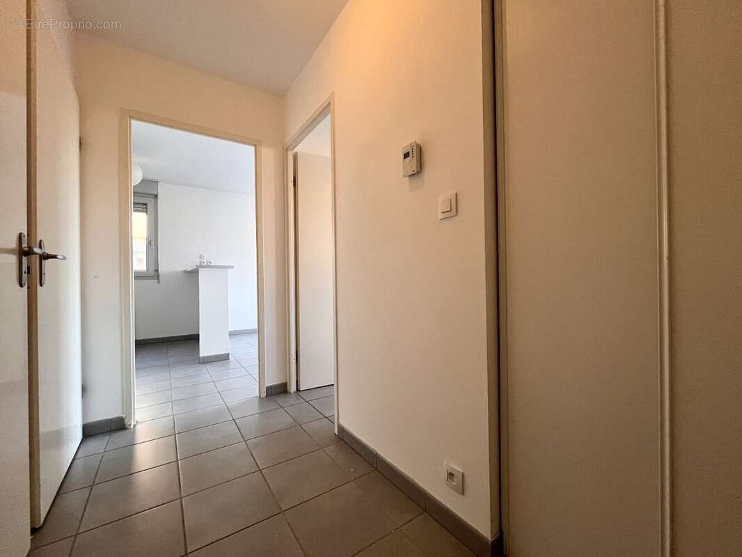 Saint-simon - spacieux t2 de 41,60m² avec balcon et 2 places de parkings - photo 9