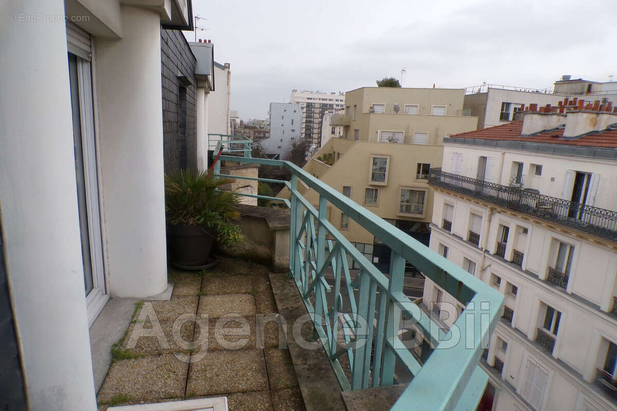 Appartement à PARIS-14E
