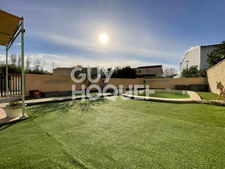 Maison à L&#039;ISLE-SUR-LA-SORGUE