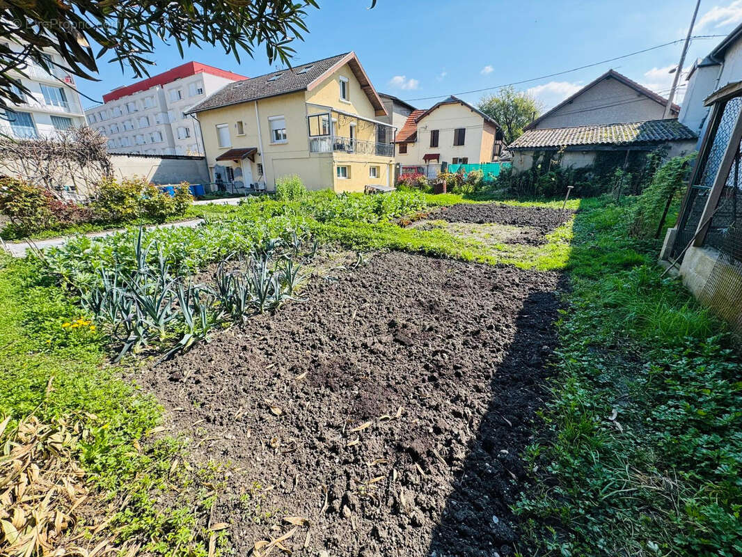 Maison à SAINT-MARTIN-D'HERES