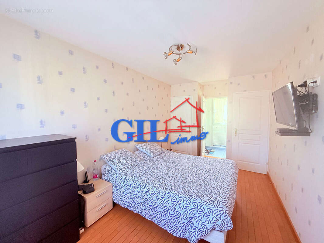 Maison à SAVIGNY-LE-TEMPLE