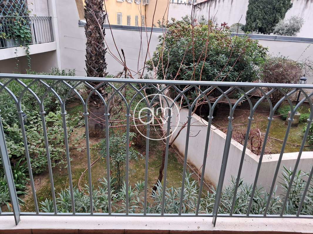 Appartement à HYERES