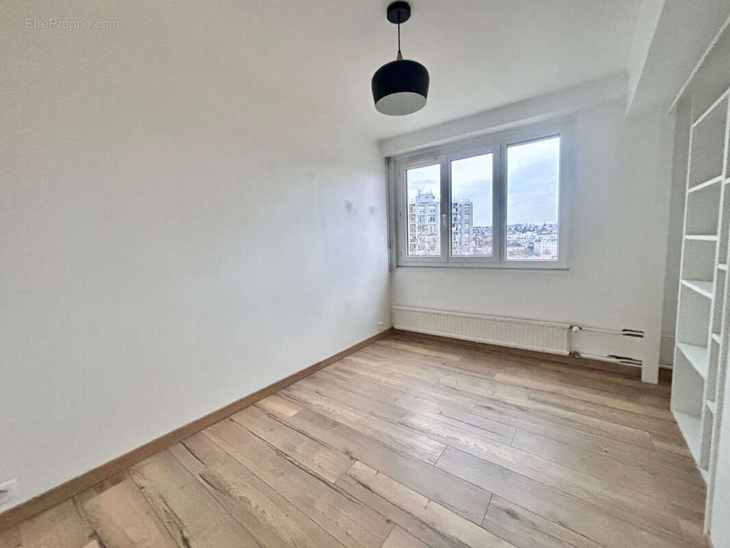 Appartement à NANTERRE