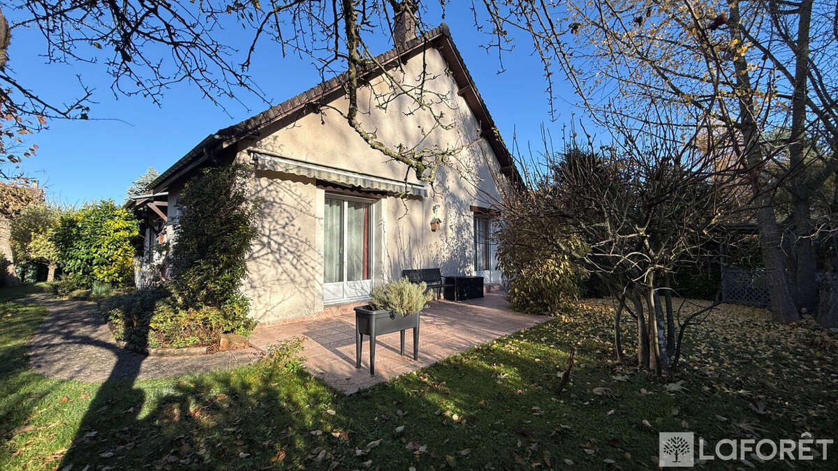 Maison à SAINT-JULIEN-LES-VILLAS