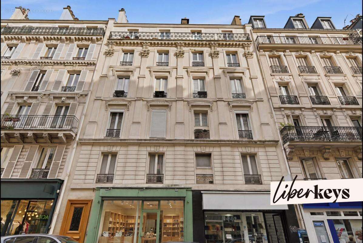 Appartement à PARIS-17E