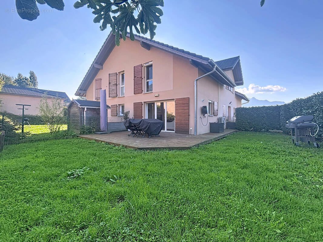 Appartement à DRUMETTAZ-CLARAFOND