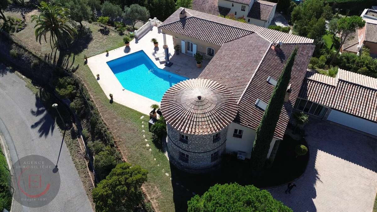 Maison à LES ADRETS-DE-L'ESTEREL
