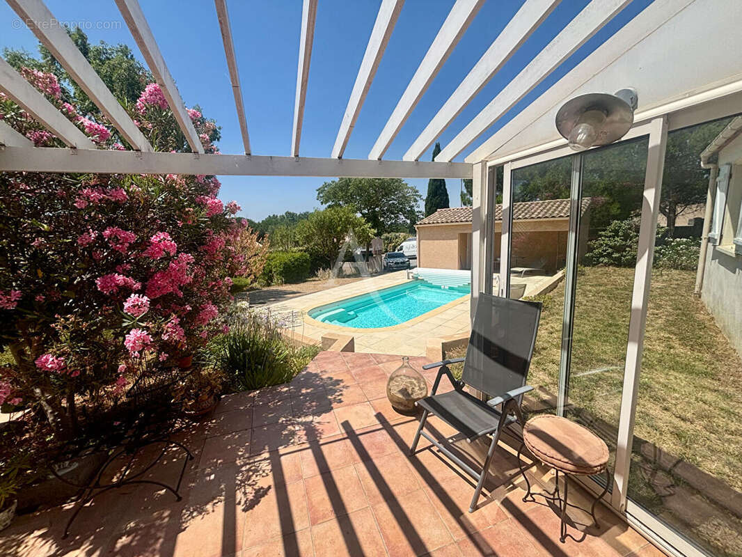 PALAJA ? Maison de plain-pied avec piscine, jardin et vue dégagée sur le clocher - photo 7