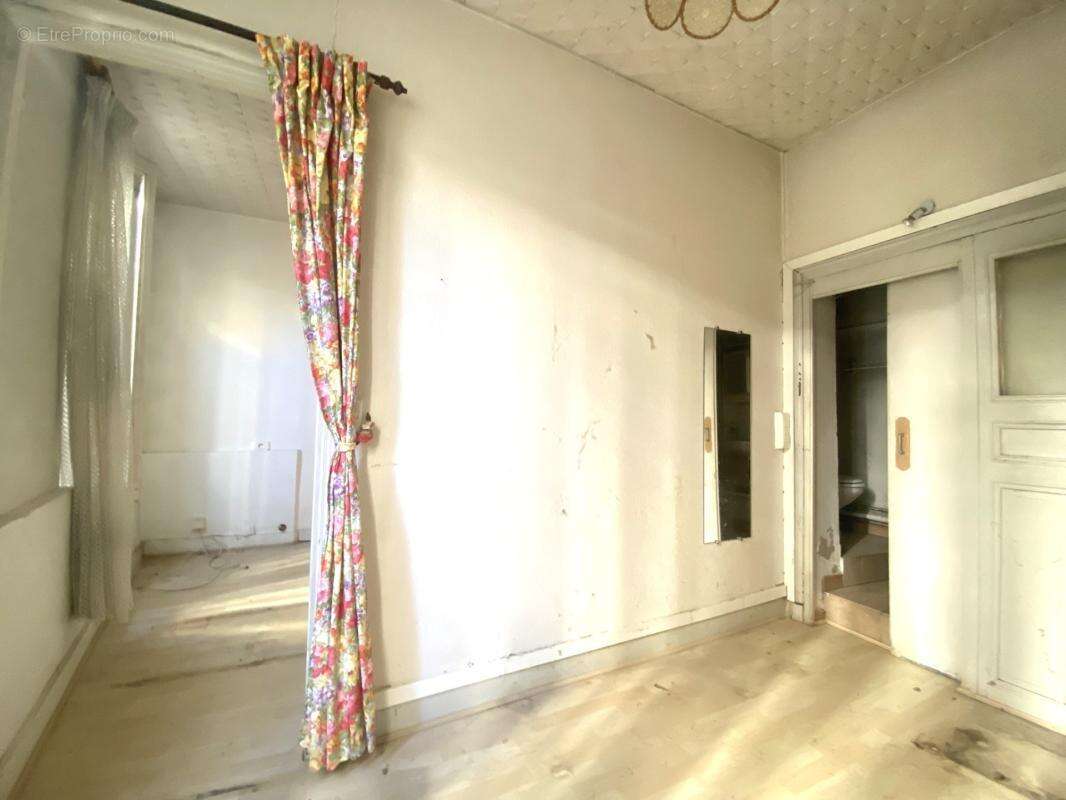 Belleville : 2 pièces de 22 m² à rénover - photo 7