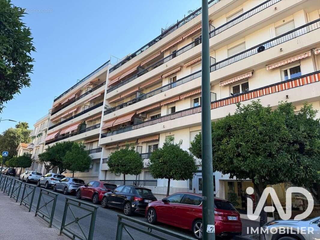 Appartement 79 m² à Hyeres  - photo 2