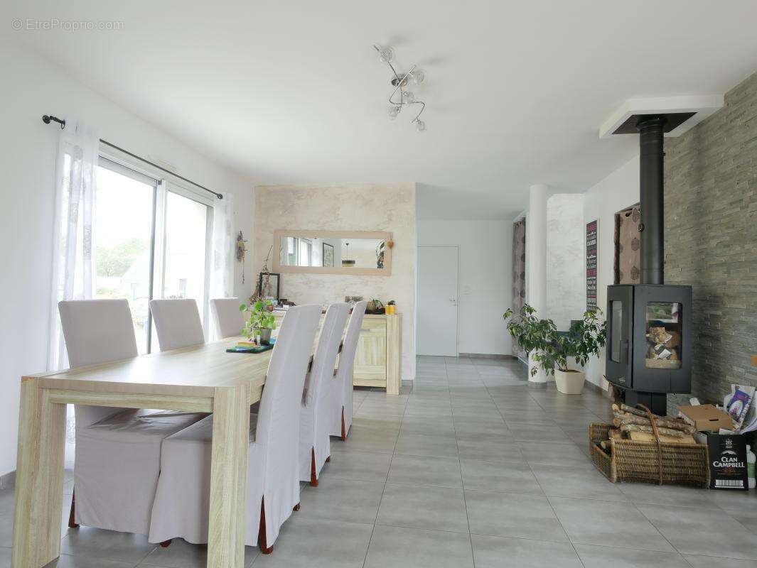 Maison à LA BOUEXIERE