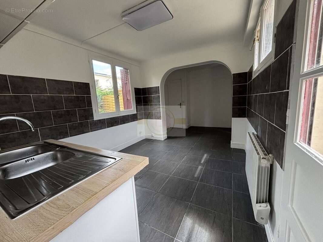 Appartement à ROSNY-SOUS-BOIS