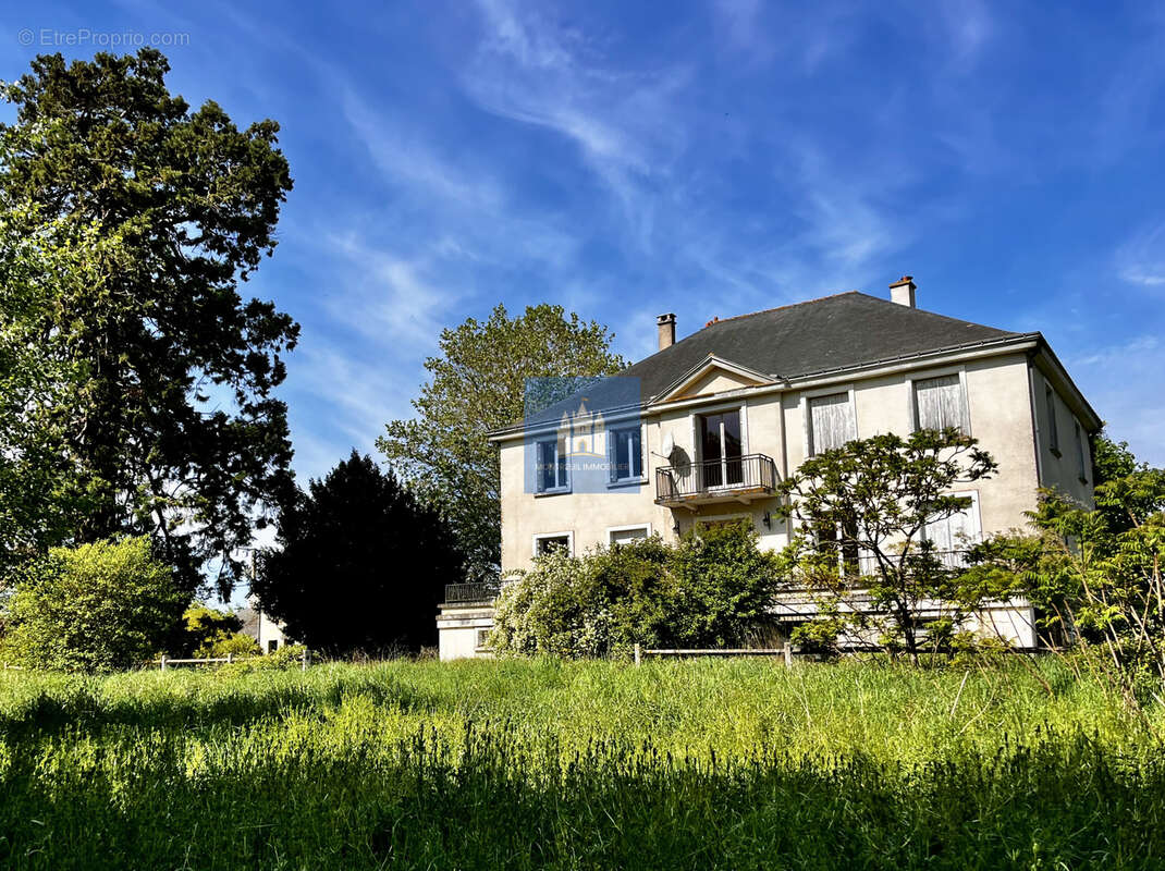 Maison à MONTREUIL-BELLAY