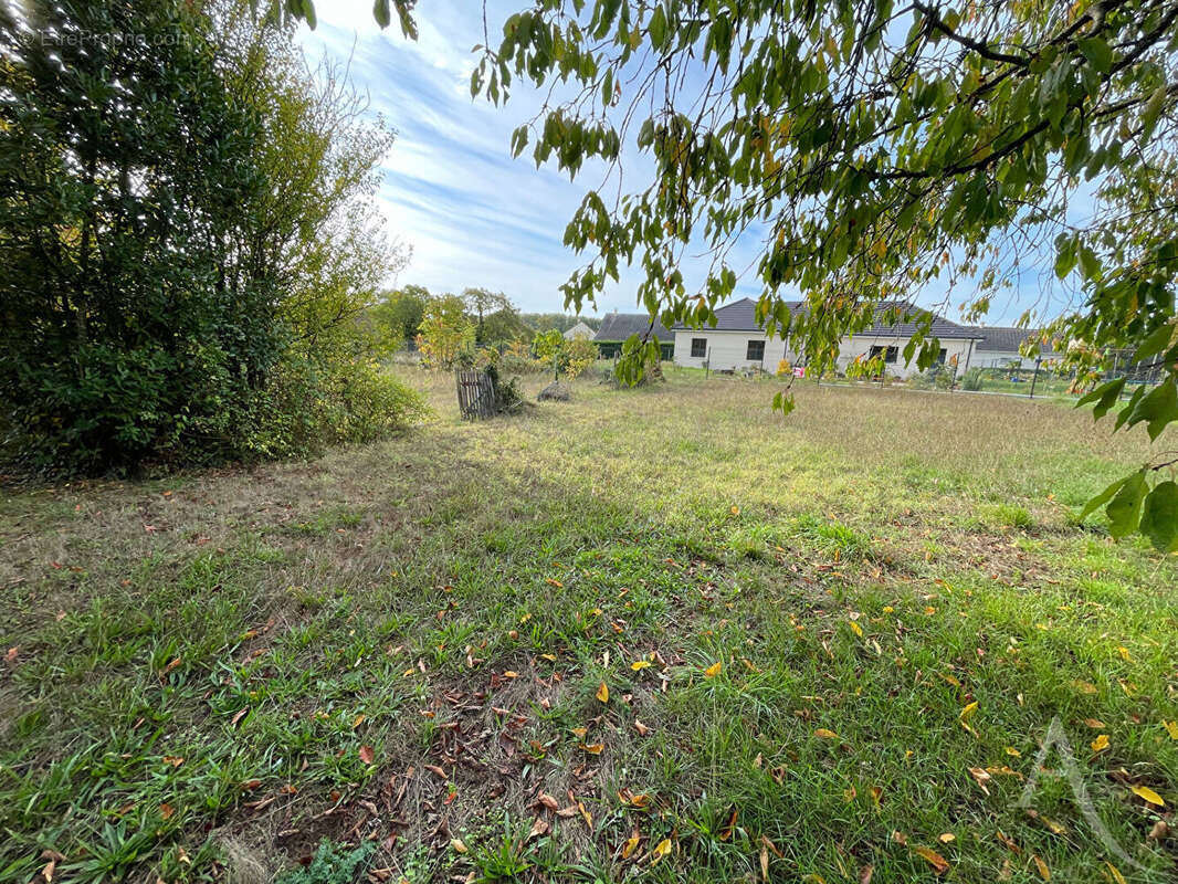 Terrain à CHATEAUROUX