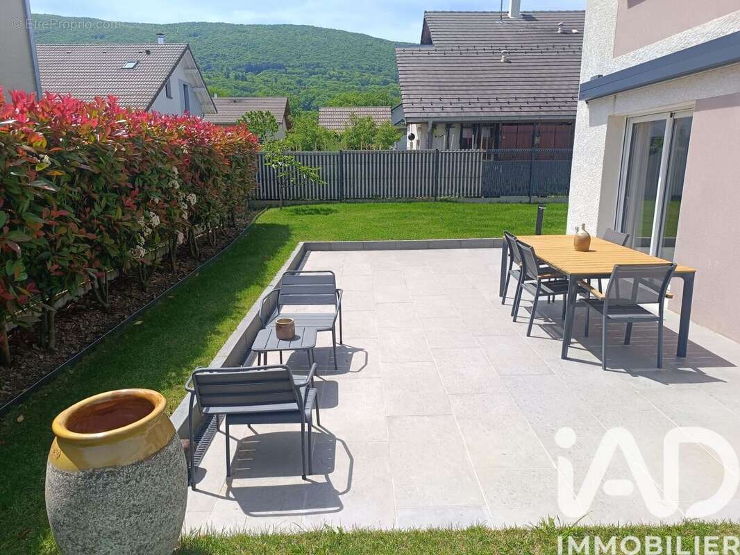 Maison 85 m² à Savigny  - photo 2