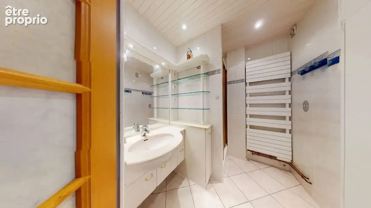 DERNIER ETAGE ! Grand T3 traversant de 67 m² - photo 13