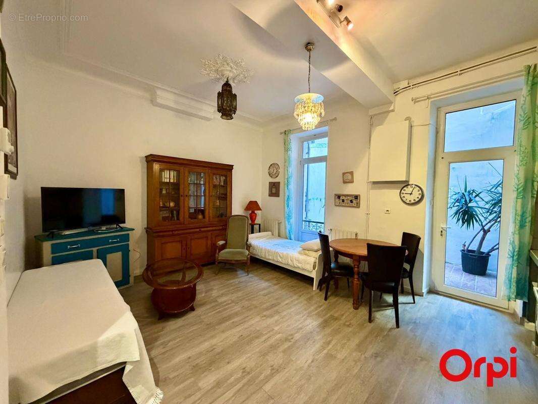 Appartement à MARSEILLE-3E