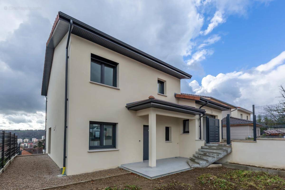 Maison à BOURGOIN-JALLIEU