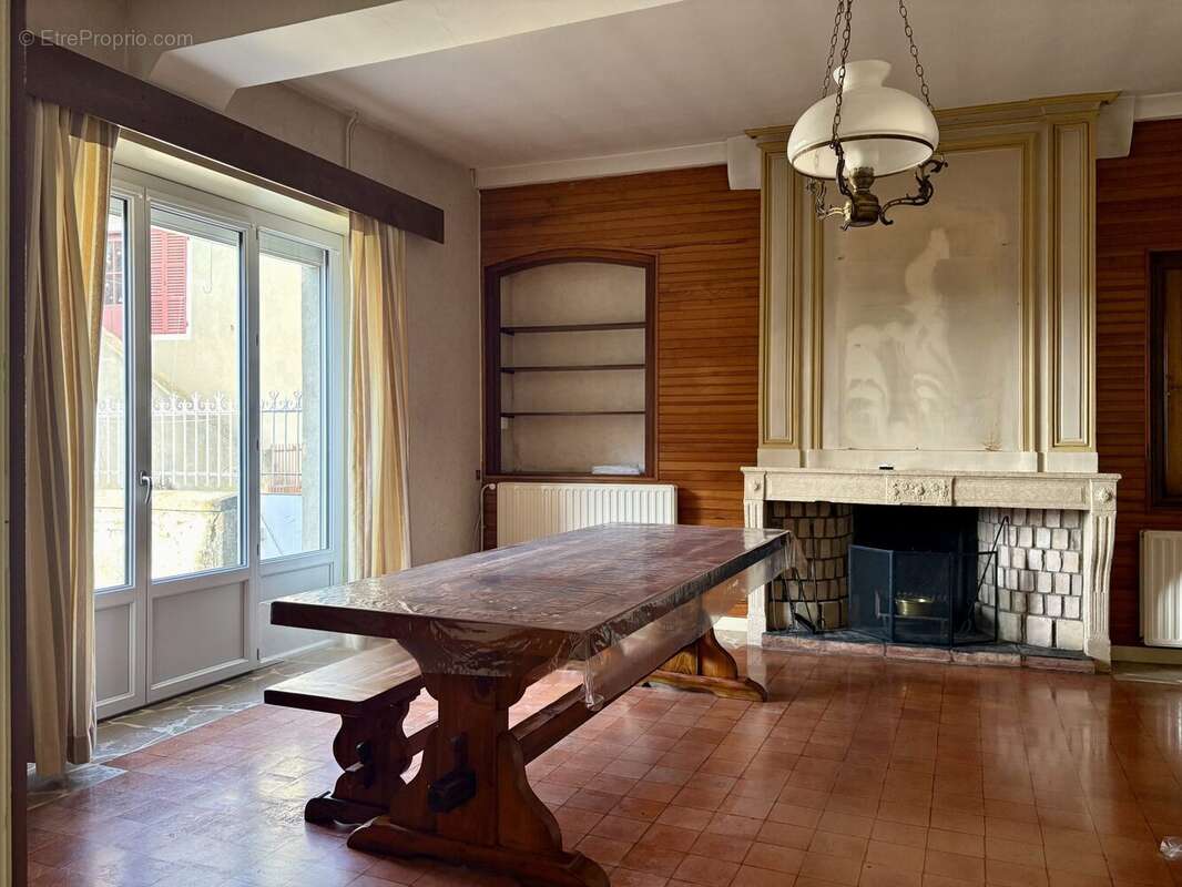 Maison à ETRIGNY