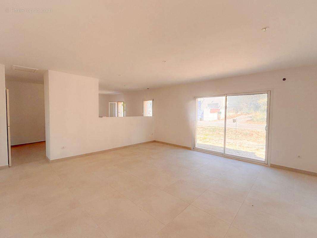 Maison 86 m² à Ginasservis  - photo 9
