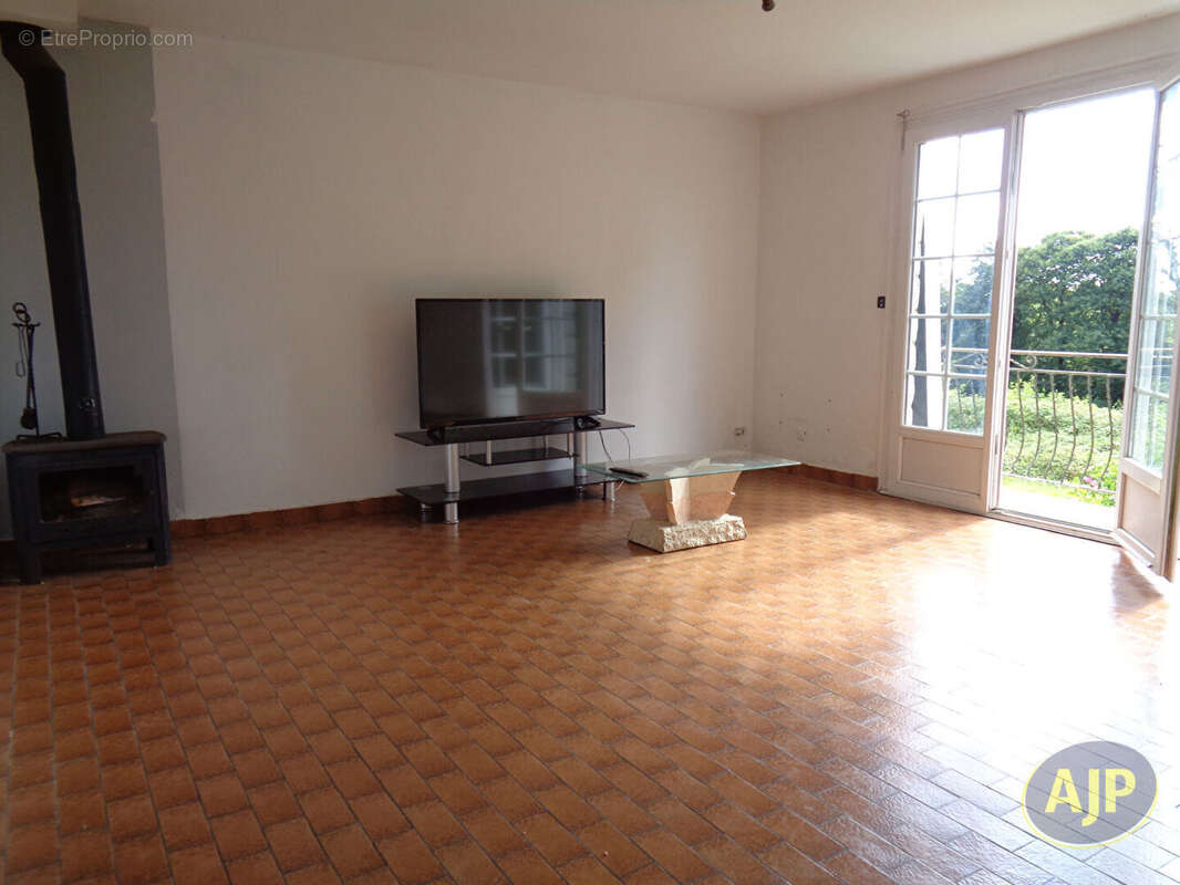 Maison Cruguel 6 pièce(s) 110 m2 - photo 5