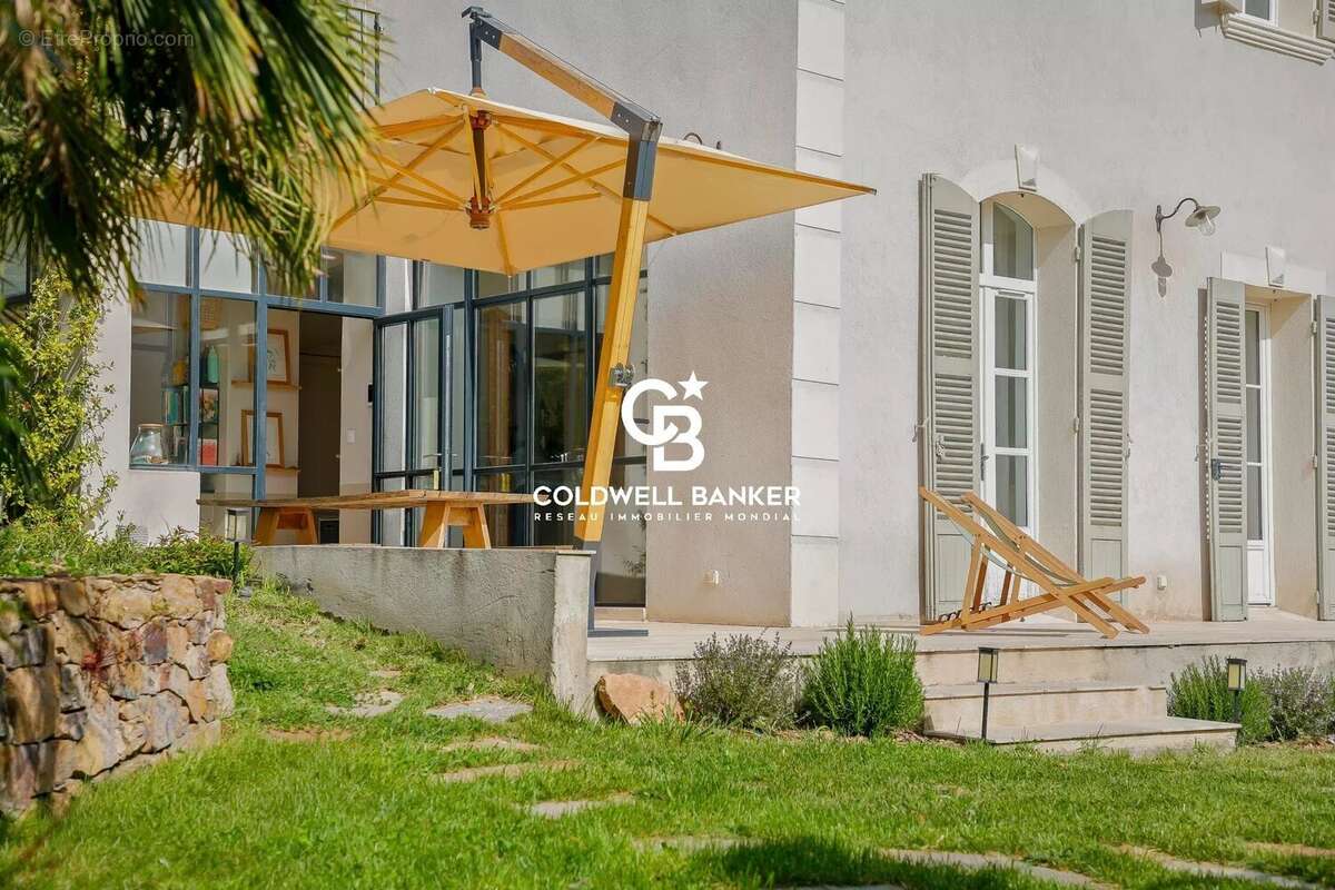 Maison à CARQUEIRANNE