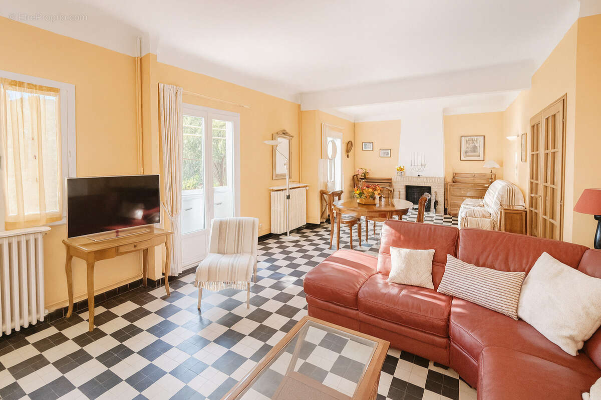 Maison à LA LONDE-LES-MAURES