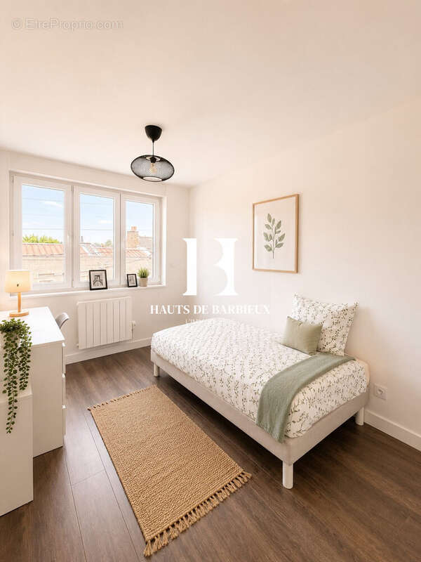 Chambre 2 - Appartement à FACHES-THUMESNIL