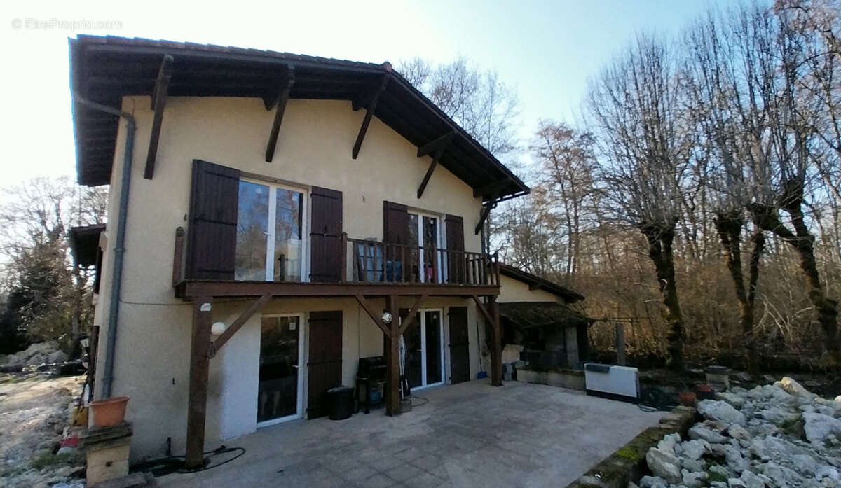 Maison à CHATEAU-L'EVEQUE