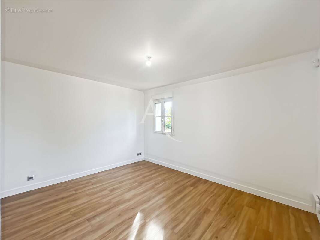 Maison à MOISSY-CRAMAYEL