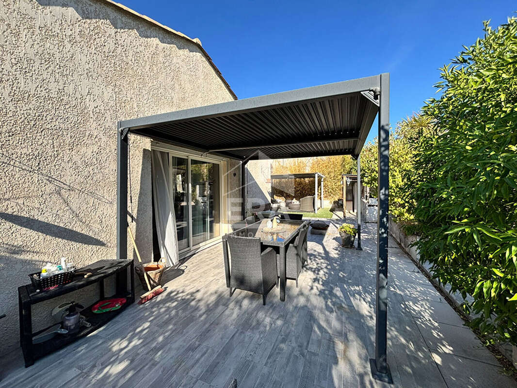 Maison à ROQUEBRUNE-SUR-ARGENS