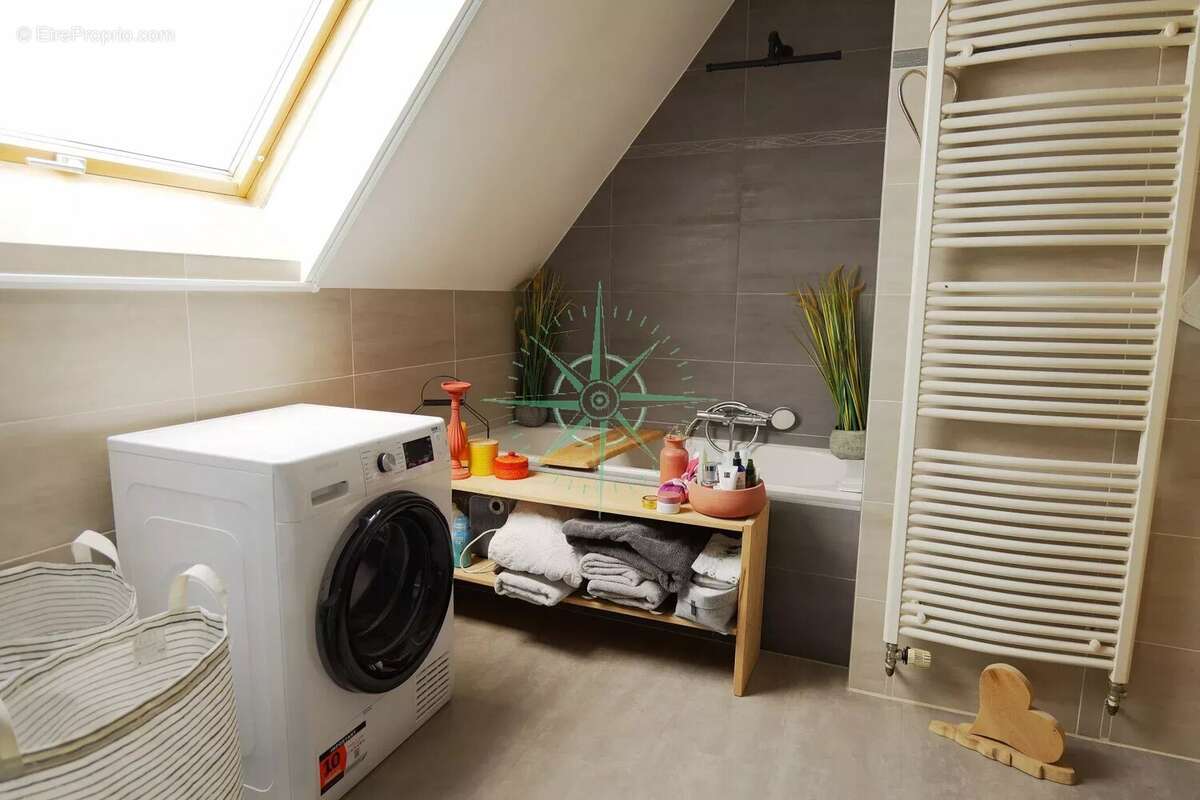 À VENDRE – Superbe duplex lumineux avec terrasse – Dernier étage – Garage + 3 parkings - photo 7