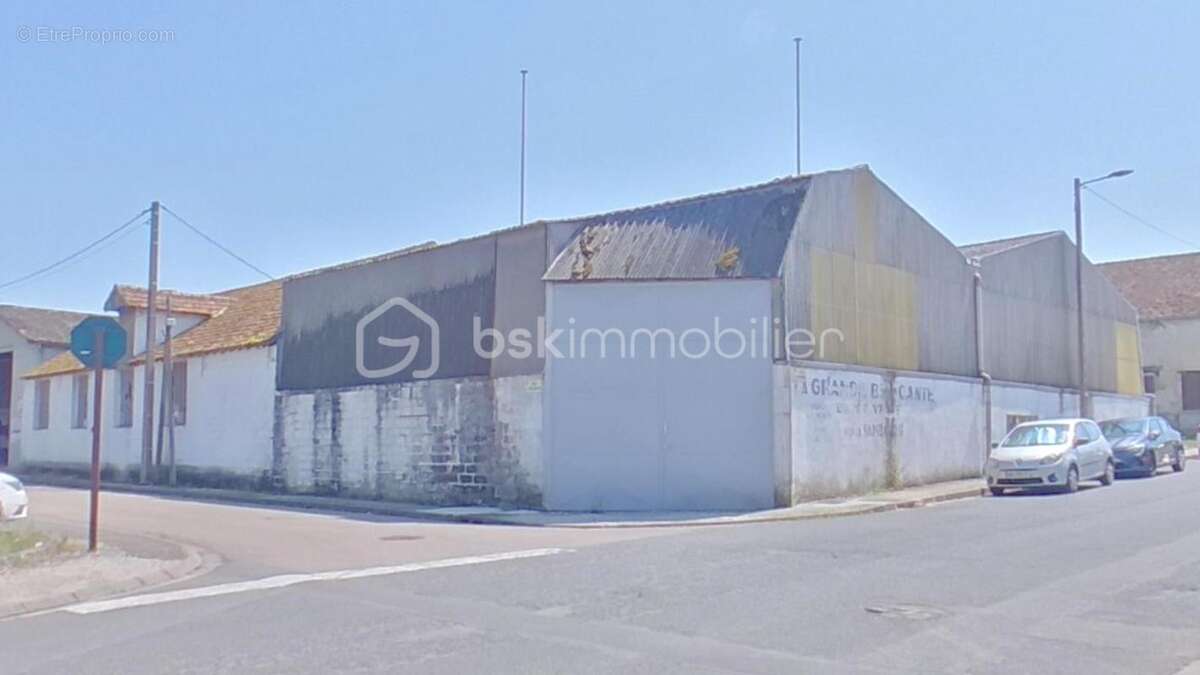 Parking à BRAY-SUR-SEINE