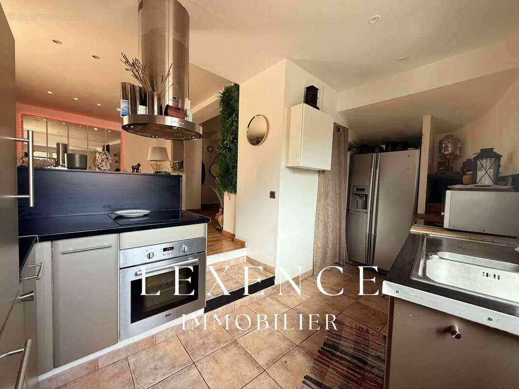 Appartement à POURRIERES