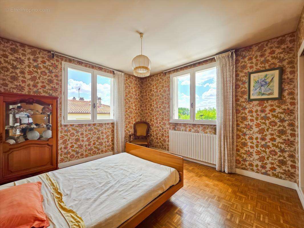 Maison 170 m² à Colayrac-Saint-Cirq  - photo 3