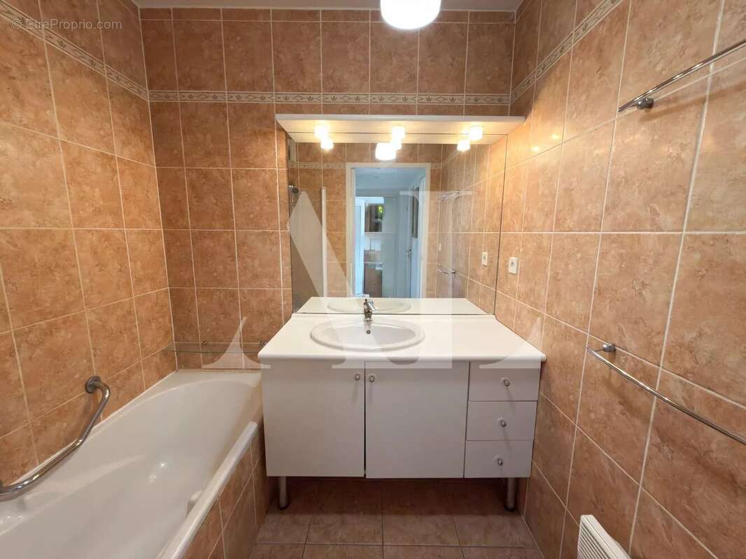 Appartement à VALLAURIS