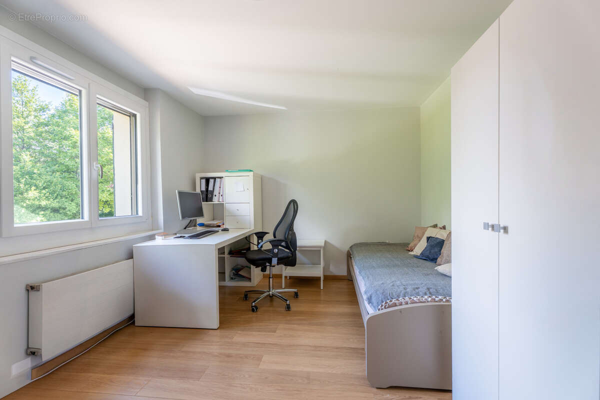 Maison à SAINT-GENIS-POUILLY