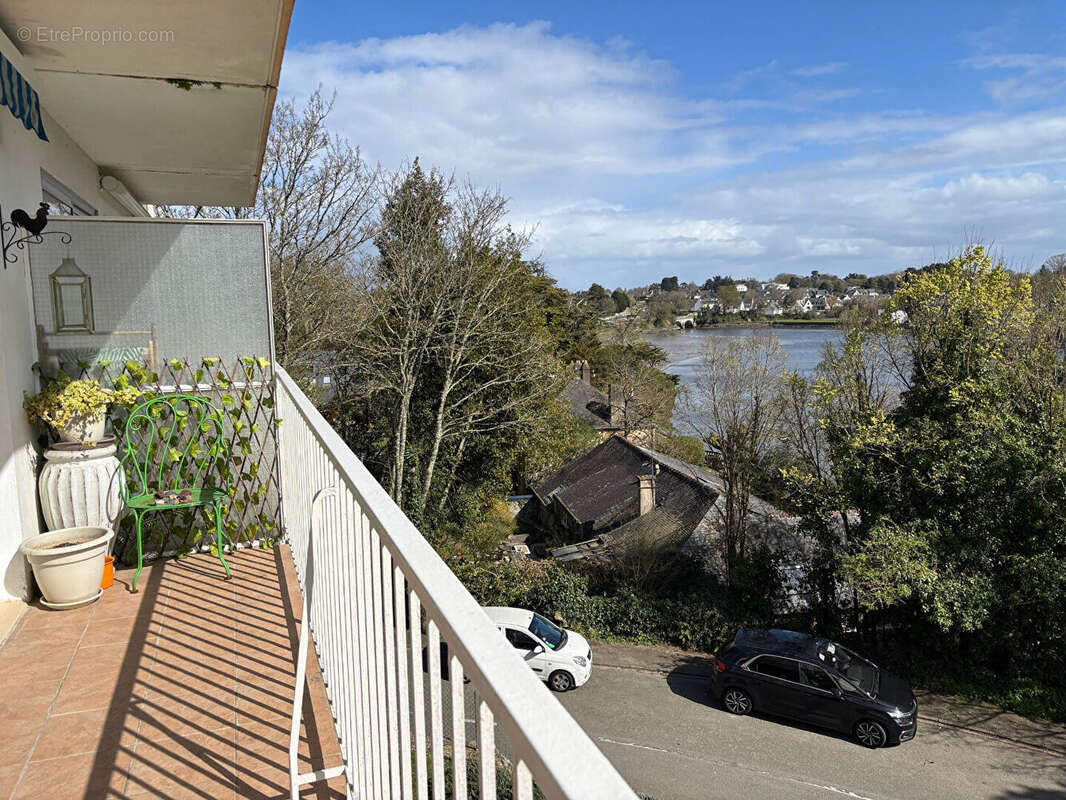 T.3 AURAY Vue sur SAINT GOUSTAN - 67 m² avec garage et cave - photo 8