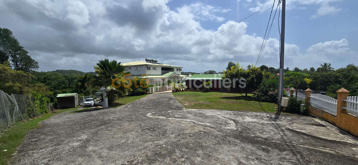Ensemble immobilier à fort potentiel Sainte Anne 16 pièce(s) 390 m2 - photo 8