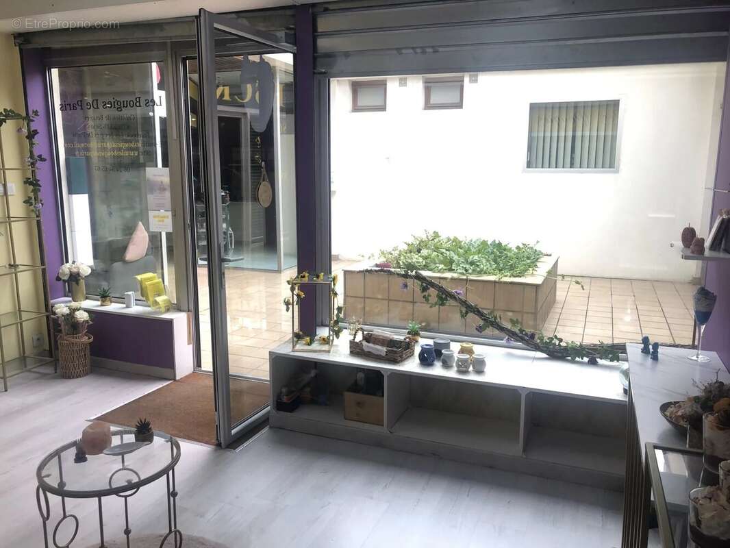 Commerce à MONTESSON