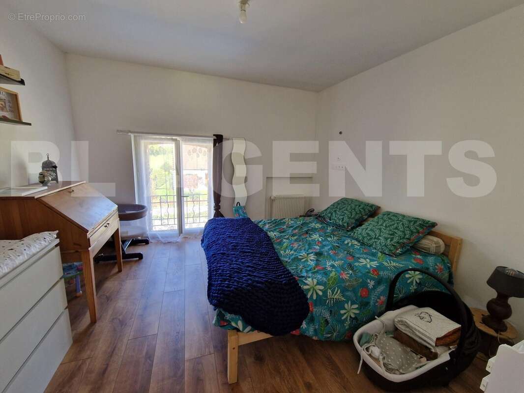 8 - Maison à MONTMIRAIL